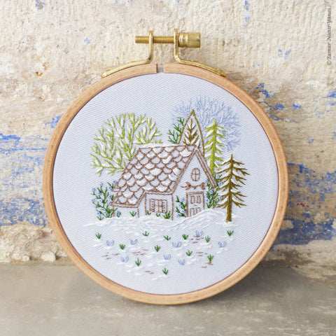 Snowy Cabin - ערכת רקמה 16 ס"מ