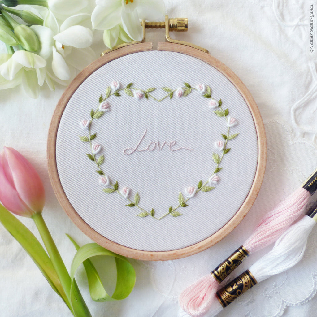 LOVE - ערכת רקמה 16 ס"מ