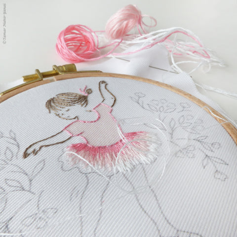 Little Dancer - ערכת רקמה 16 ס"מ