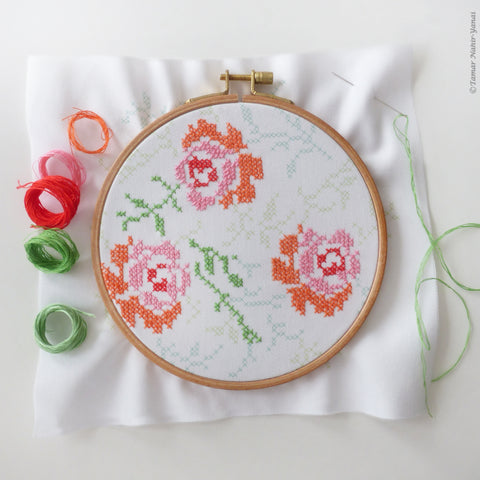 Orange & Pink Roses - ערכת רקמה 21 ס"מ