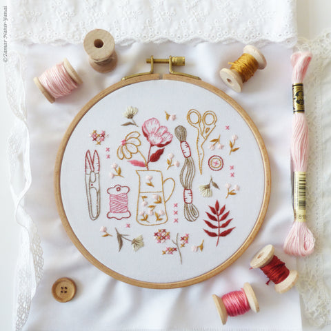 Tools & Threads - ערכת רקמה 21 ס"מ