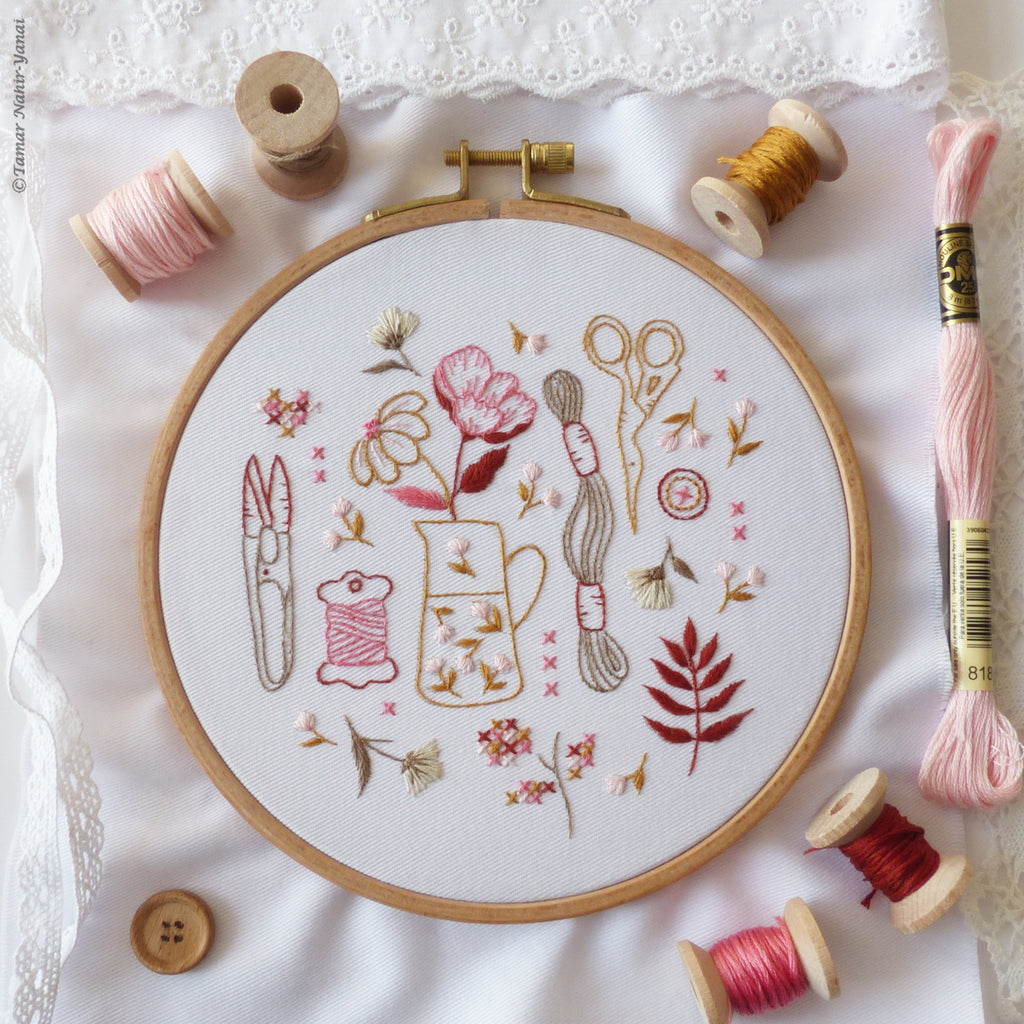 Tools & Threads - ערכת רקמה 21 ס"מ