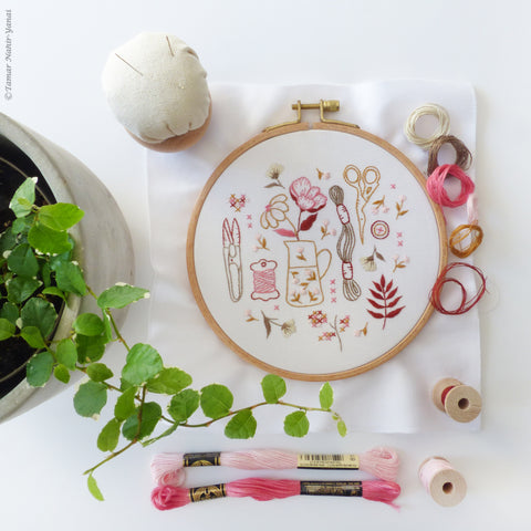 Tools & Threads - ערכת רקמה 21 ס"מ