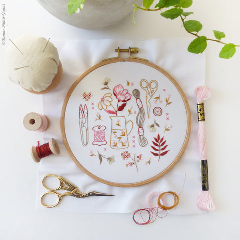 Tools & Threads - ערכת רקמה 21 ס"מ