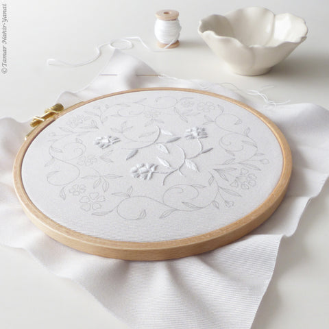 White Lace ערכת רקמה 21 ס"מ