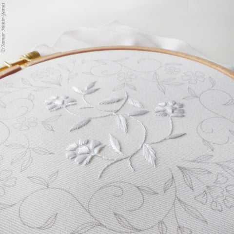 White Lace ערכת רקמה 21 ס"מ