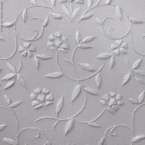 White Lace ערכת רקמה 21 ס"מ