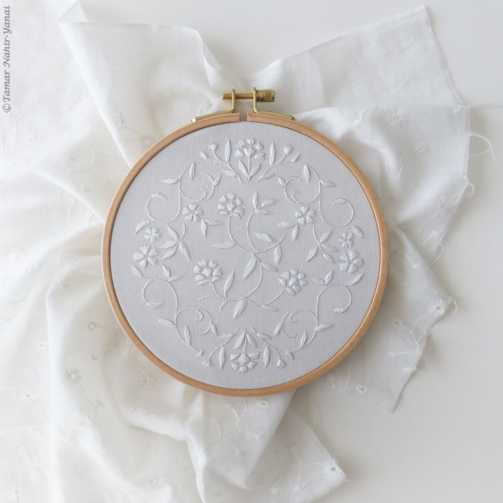 White Lace ערכת רקמה 21 ס"מ