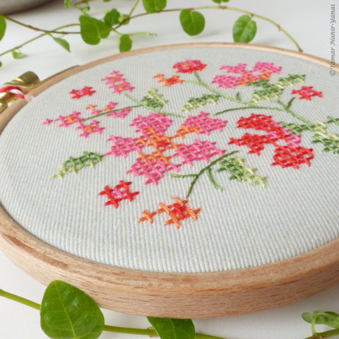 Floral Cross Stitch - ערכת רקמה 16 ס"מ